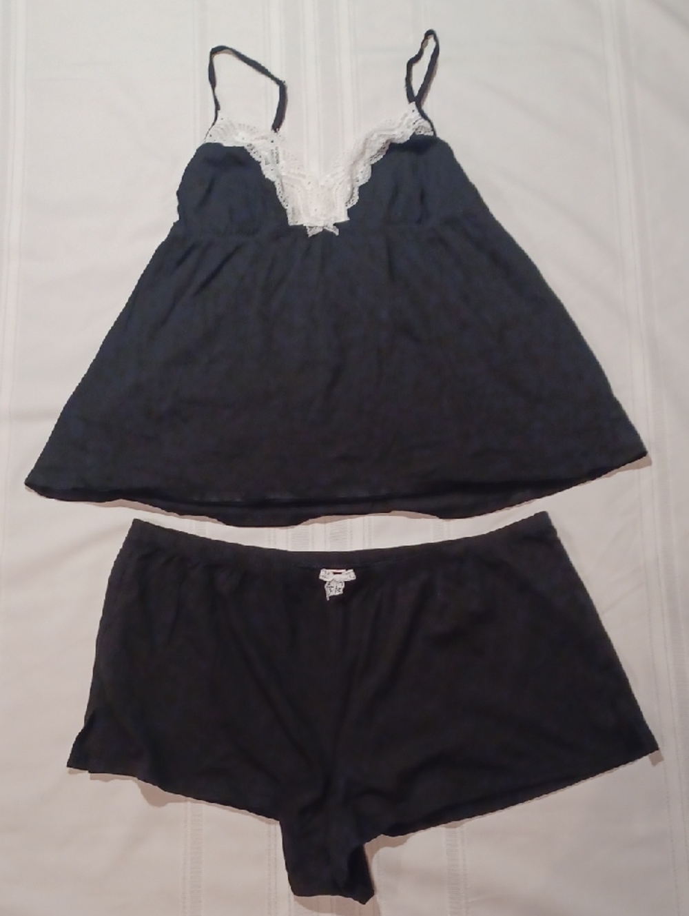 NWOT Victorias Secret Classic Black Lace-Trim Camisole & Shorts Sleep Set